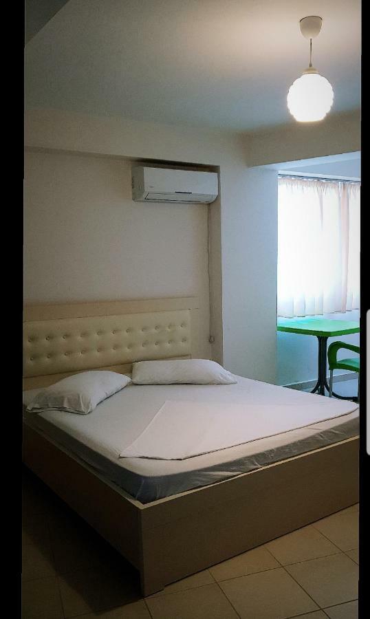 Deor Hotel Shëngjin Exterior foto